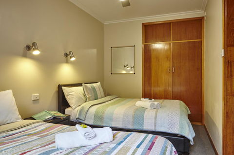 Goldfield Holiday Units - Foster Accommodation 3