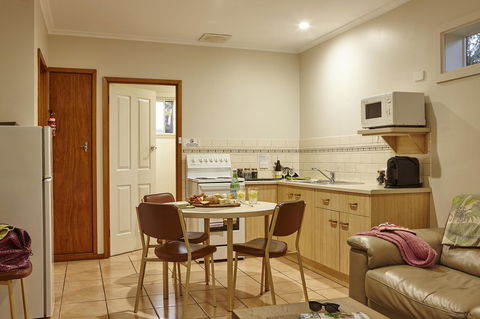 Goldfield Holiday Units - Foster Accommodation 7