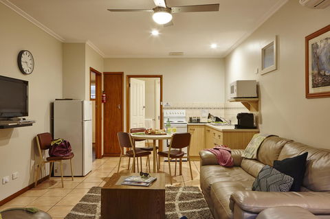 Goldfield Holiday Units - Foster Accommodation 9