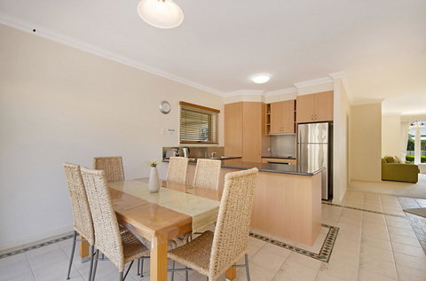 Sea Shells On Banyan Apartment - Foster Accommodation 5