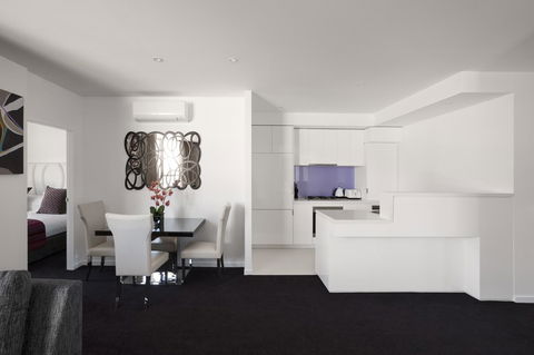 The Sebel Melbourne Docklands Hotel - Foster Accommodation 11