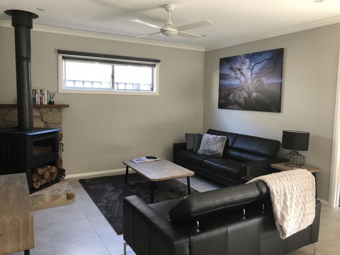 Luxury Abalina Cottages - Foster Accommodation 27