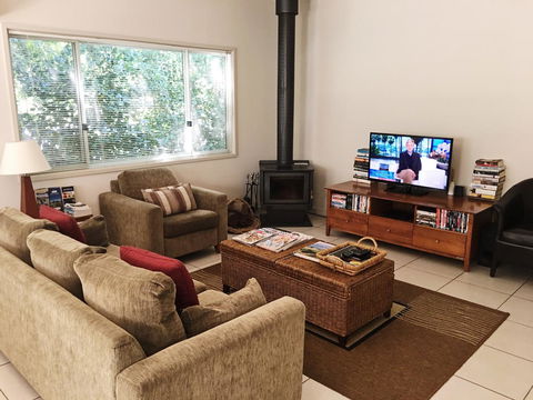 Luxury Abalina Cottages - Foster Accommodation 33
