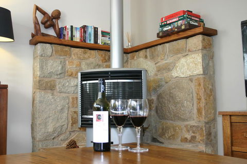 Luxury Abalina Cottages - Foster Accommodation 16
