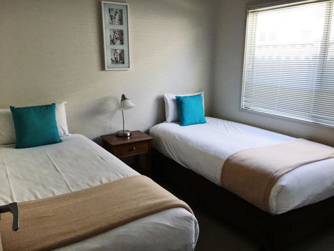Luxury Abalina Cottages - Foster Accommodation 29