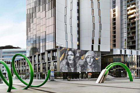 Peppers Docklands - Foster Accommodation 2