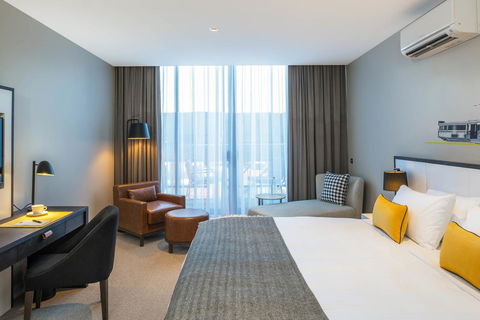 Peppers Docklands - Foster Accommodation 18