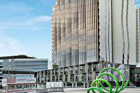 Peppers Docklands - Foster Accommodation 1
