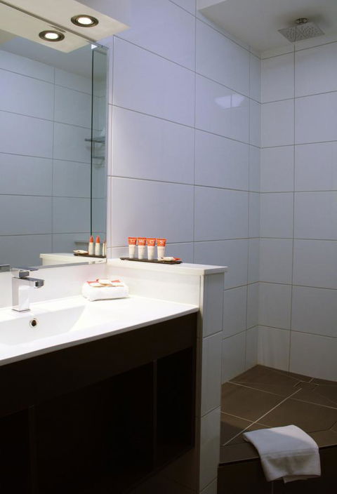 Hotel Grand Chancellor Melbourne - Foster Accommodation 10