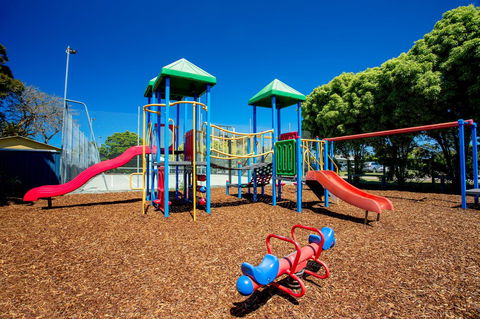 BIG4 Whiters Holiday Village - Foster Accommodation 6