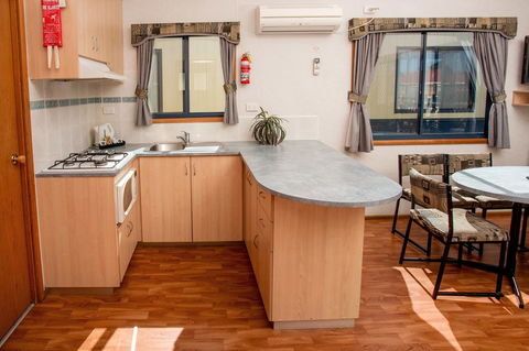 BIG4 Whiters Holiday Village - Foster Accommodation 40