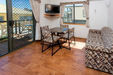 BIG4 Whiters Holiday Village - Foster Accommodation 34