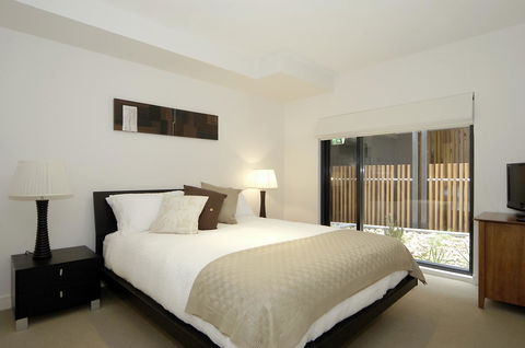 C-Scape Water Front Apartment - Foster Accommodation 5