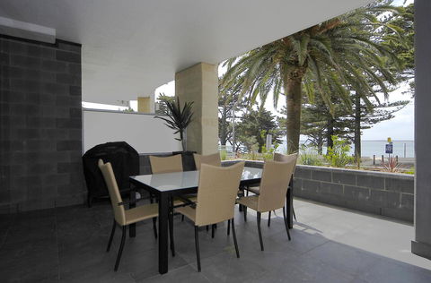 C-Scape Water Front Apartment - Foster Accommodation 14