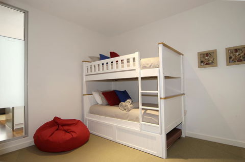 C-Scape Water Front Apartment - Foster Accommodation 7
