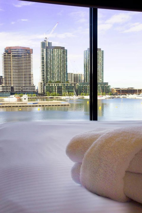 Accent Accommodation@Docklands - Foster Accommodation 2