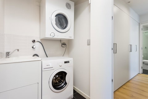 Accent Accommodation@Docklands - Foster Accommodation 8