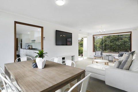 Fairhills - NEW LISTING, Beautifully Styled - Foster Accommodation 1