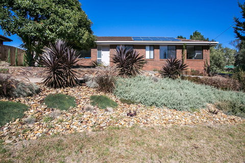 Fairhills - NEW LISTING, Beautifully Styled - Foster Accommodation 8