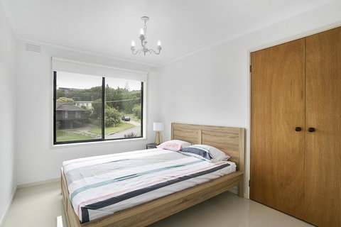 Fairhills - NEW LISTING, Beautifully Styled - Foster Accommodation 4