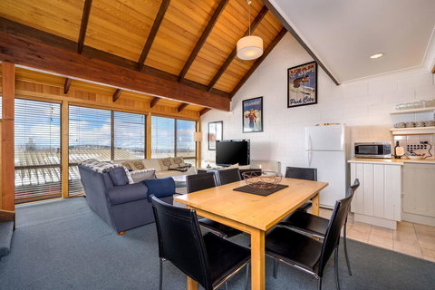 FOUNTAINS 3, Mount Hotham - Foster Accommodation 2