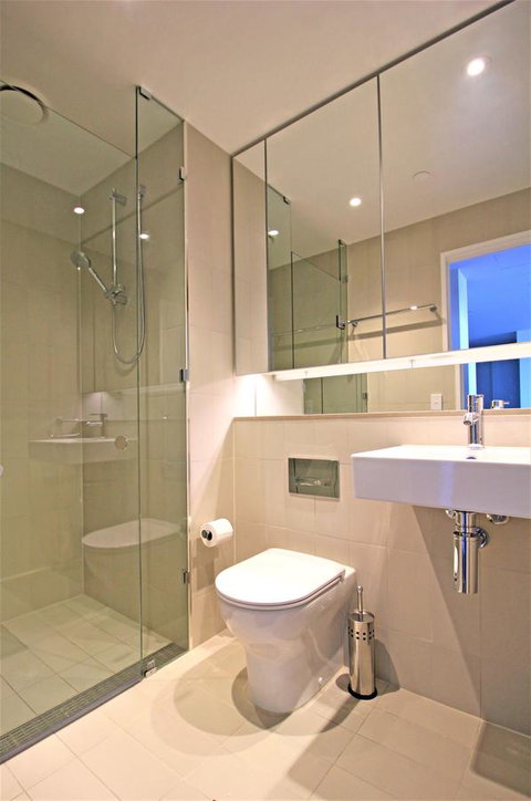 Auzzie Apartments Docklands, Melbourne - Foster Accommodation 12