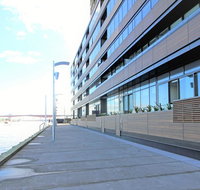 Auzzie Apartments Docklands Melbourne - Foster Accommodation
