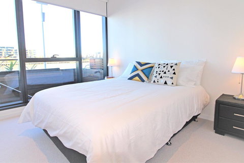 Auzzie Apartments Docklands, Melbourne - Foster Accommodation 8