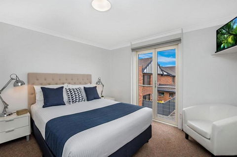 Apartments 521 - Foster Accommodation 0
