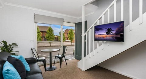 Apartments 521 - Foster Accommodation 3