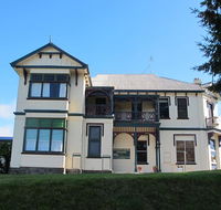 The Bischoff Hotel - Foster Accommodation