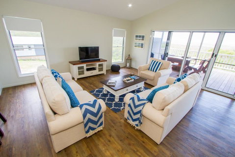 The Boat House - Foster Accommodation 0