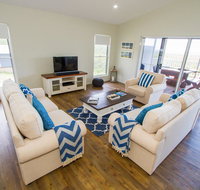 The Boat House - Foster Accommodation