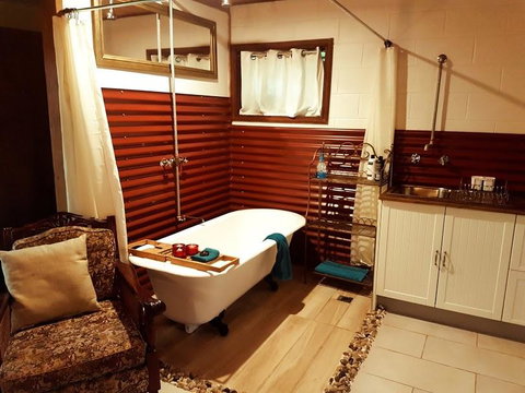 The Cabin - Foster Accommodation 2