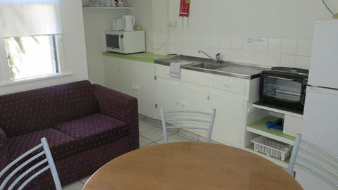 The Captain's Manor On Cook Unit 8 - Foster Accommodation 3
