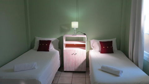 The Captain's Manor On Cook Unit 9 - Foster Accommodation 1