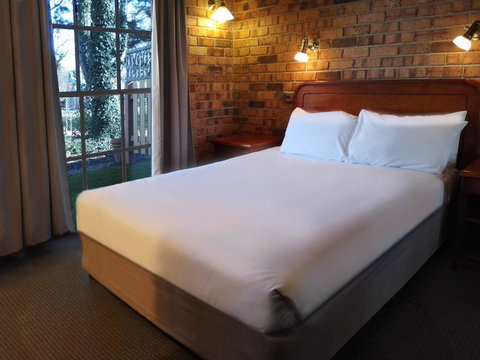 The Carrington Inn - Bungendore - Foster Accommodation 3