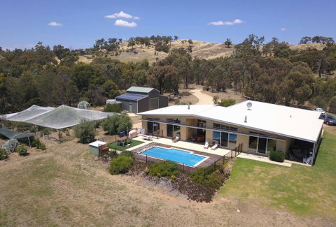 The Chocolate Lily Bed & Breakfast - Foster Accommodation 2