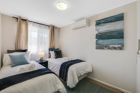 The Cowhide Cabin - Comfy, Family Friendly Stays In Toowoomba - Foster Accommodation 3