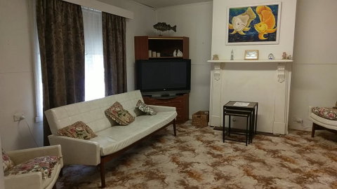 The Crooked Cottage - Foster Accommodation 2