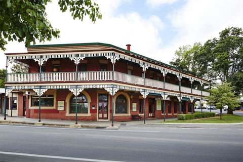 The Daylesford Hotel - Foster Accommodation 1