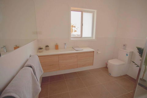 The Farmhouse. - Foster Accommodation 2