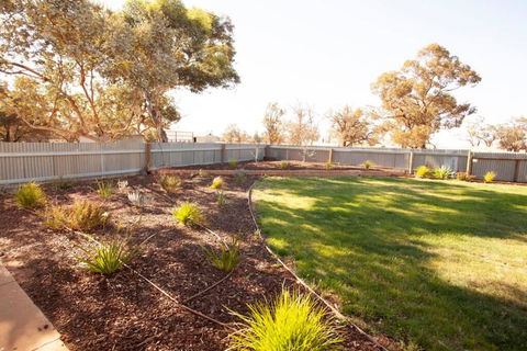 The Farmhouse. - Foster Accommodation 3