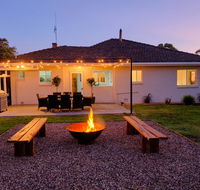 The Farmhouse. - Foster Accommodation