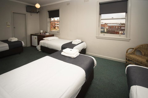The George Hotel - Foster Accommodation 1