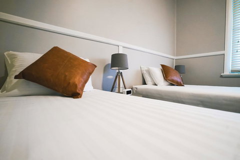 The Greenroof - Foster Accommodation 2