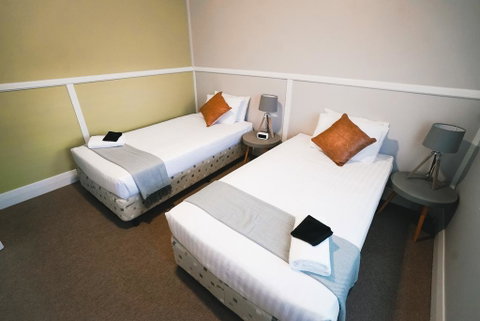 The Greenroof - Foster Accommodation 3