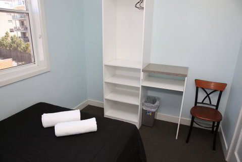 The Lakes Hotel - Foster Accommodation 1