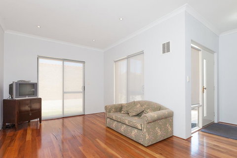 The Lane, Doubleview - Foster Accommodation 1