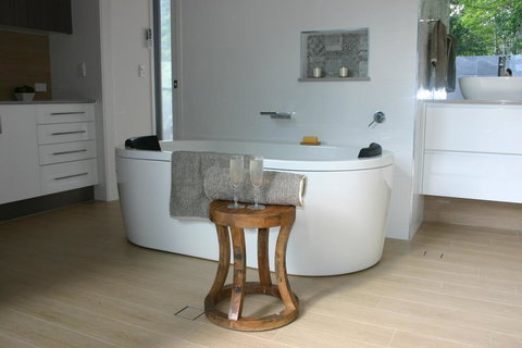 The Luxury Eco Rainforest Retreat - Foster Accommodation 2